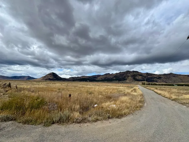 a view of houses with sky view