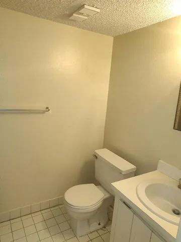 $2,000 | 2293 Northwest 59th Way, Lauderhill, FL 33313