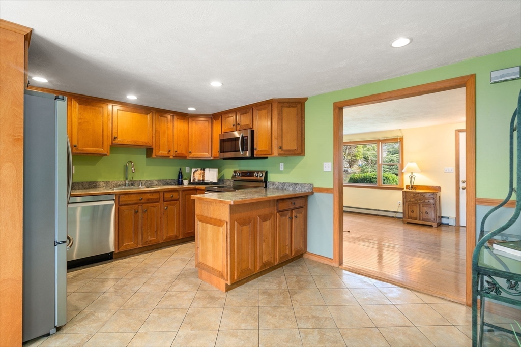 15 Martindale Road Randolph, MA 02368 - Photo 9 of 36