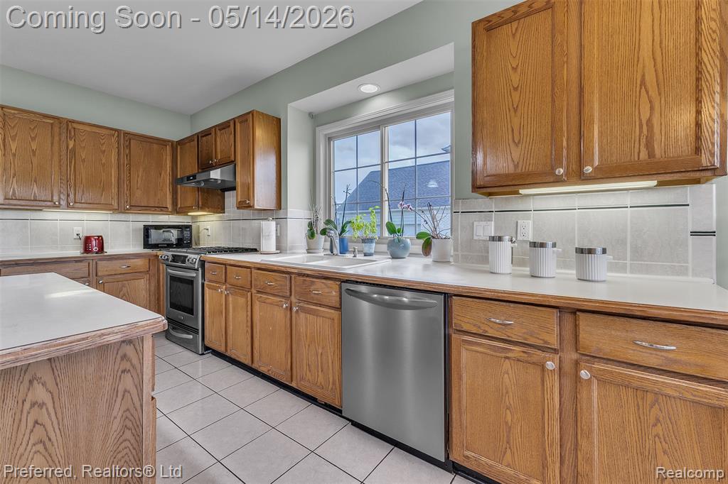 47046 Eastbourne Road Canton, MI 48188 - Photo 30 of 65