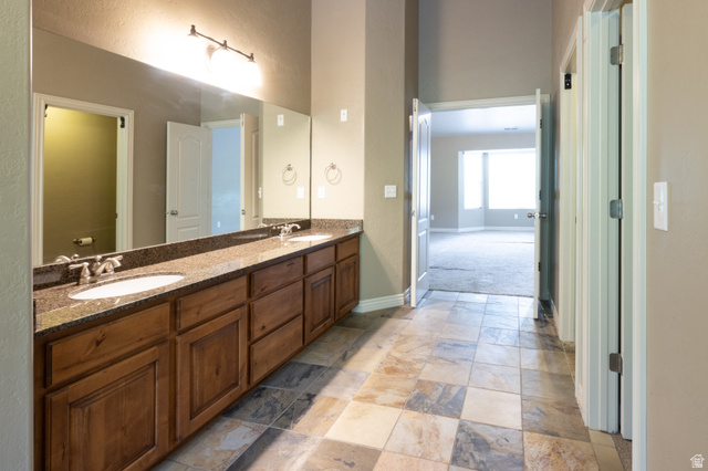 293 North 550 West Springville, UT 84663 - Photo 17 of 33 Spacious double sinks