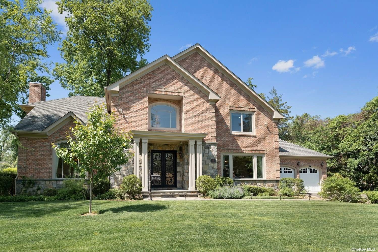 15 West Woods Road, Great Neck, NY 11020 Compass