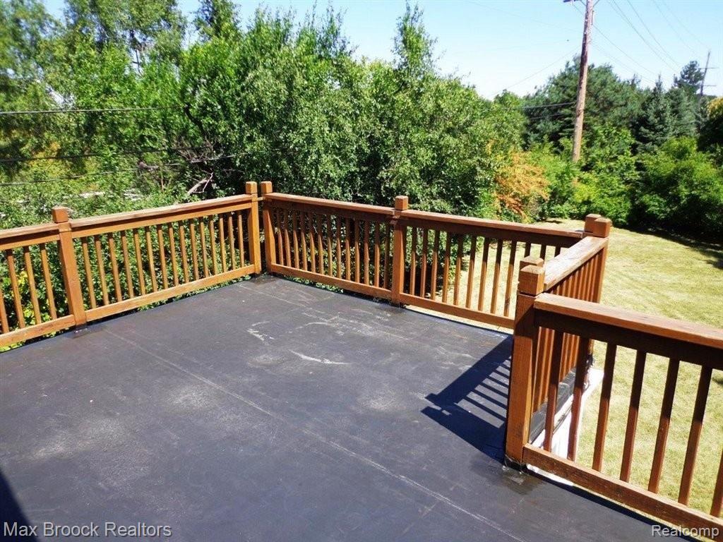 5277 West Maple Road West Bloomfield, MI 48322 - Photo 22 of 40