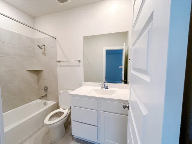 $3,200 | 6007 Churchill Spgs Lane, Fulshear, TX 77441