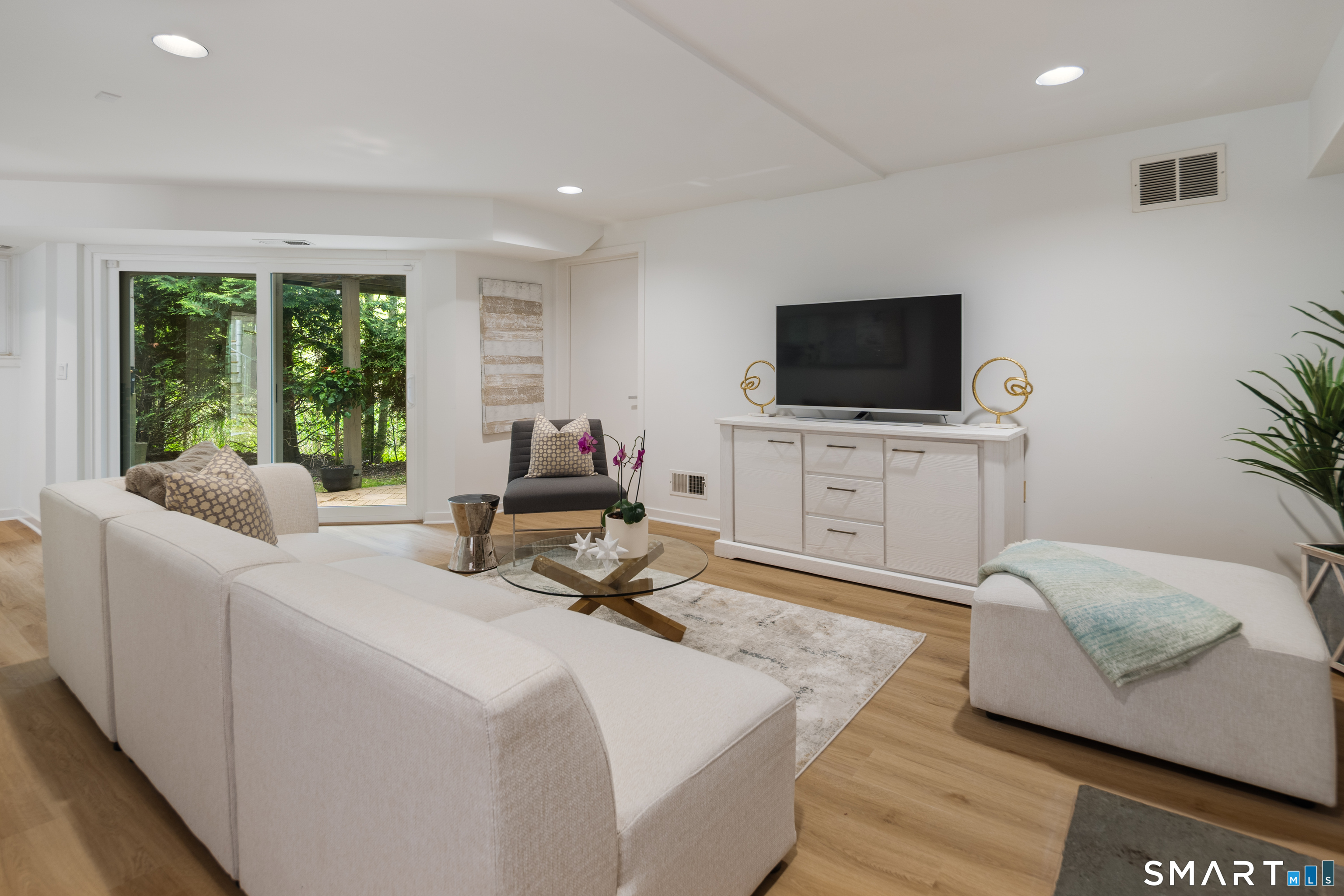 2 Sleepy Hollow Road New Canaan, CT 06840 - Photo 33 of 38
