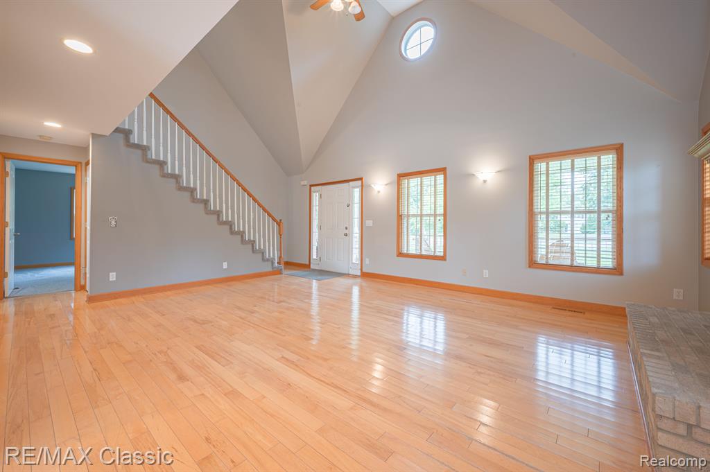 3119 East Maple Road Wixom, MI 48393 - Photo 5 of 40
