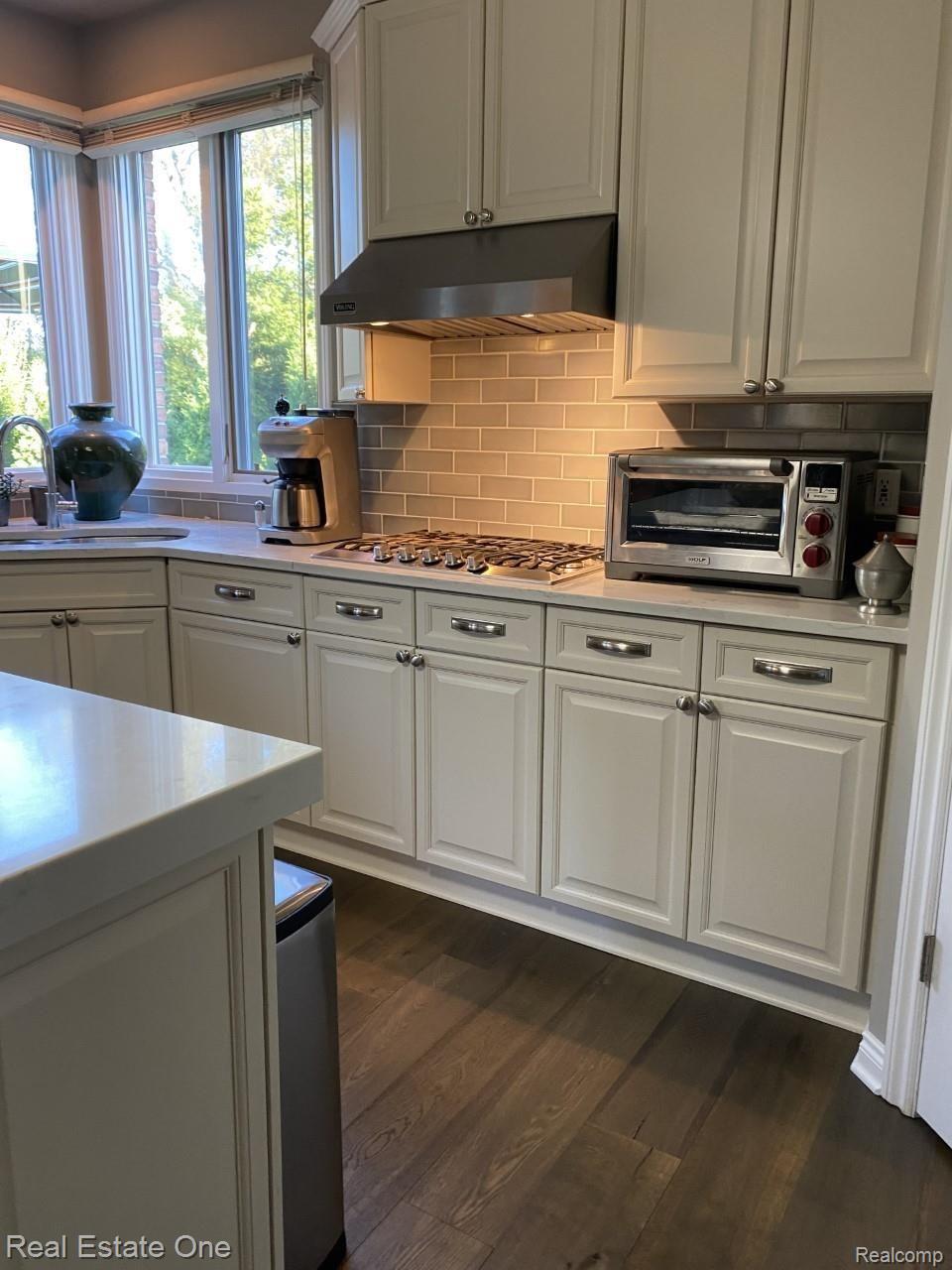526 Springview Drive Rochester, MI 48307 - Photo 26 of 96 kit 3.jpg