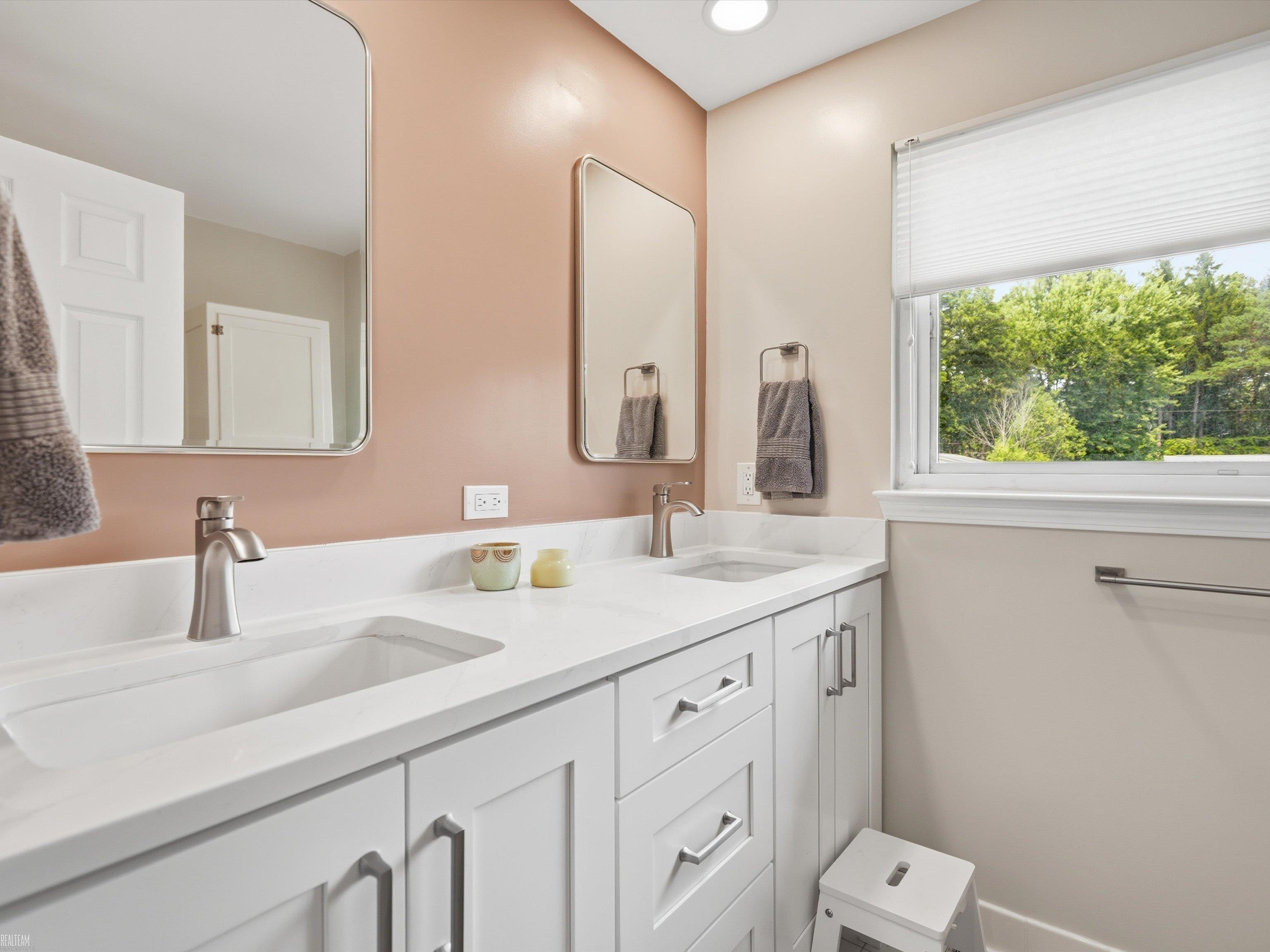 7041 Stonebrook Road West Bloomfield, MI 48322 - Photo 22 of 45 Gallery Image 22