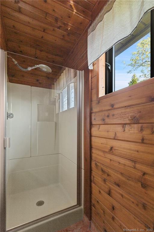 2 Walker Court Greenwich, CT 06831 - Photo 11 of 39