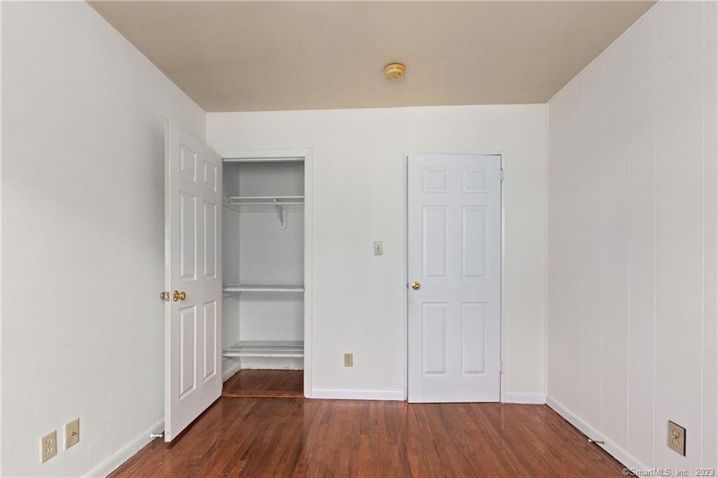 2 Walker Court Greenwich, CT 06831 - Photo 18 of 39