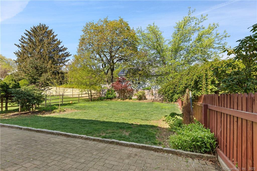 2 Walker Court Greenwich, CT 06831 - Photo 35 of 39 a view of a park with large trees