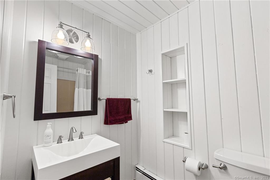 2 Walker Court Greenwich, CT 06831 - Photo 8 of 39