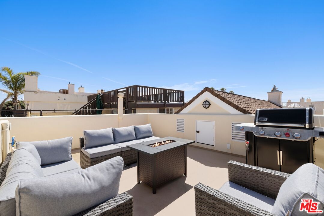 109 Los Robles Street Oxnard, CA 93035 - Photo 8 of 19