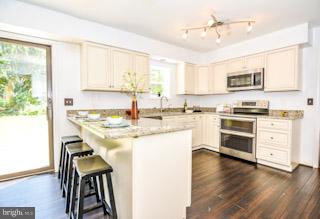 14401 Old York Road Phoenix, MD 21131 - Photo 4 of 28 Kitchen