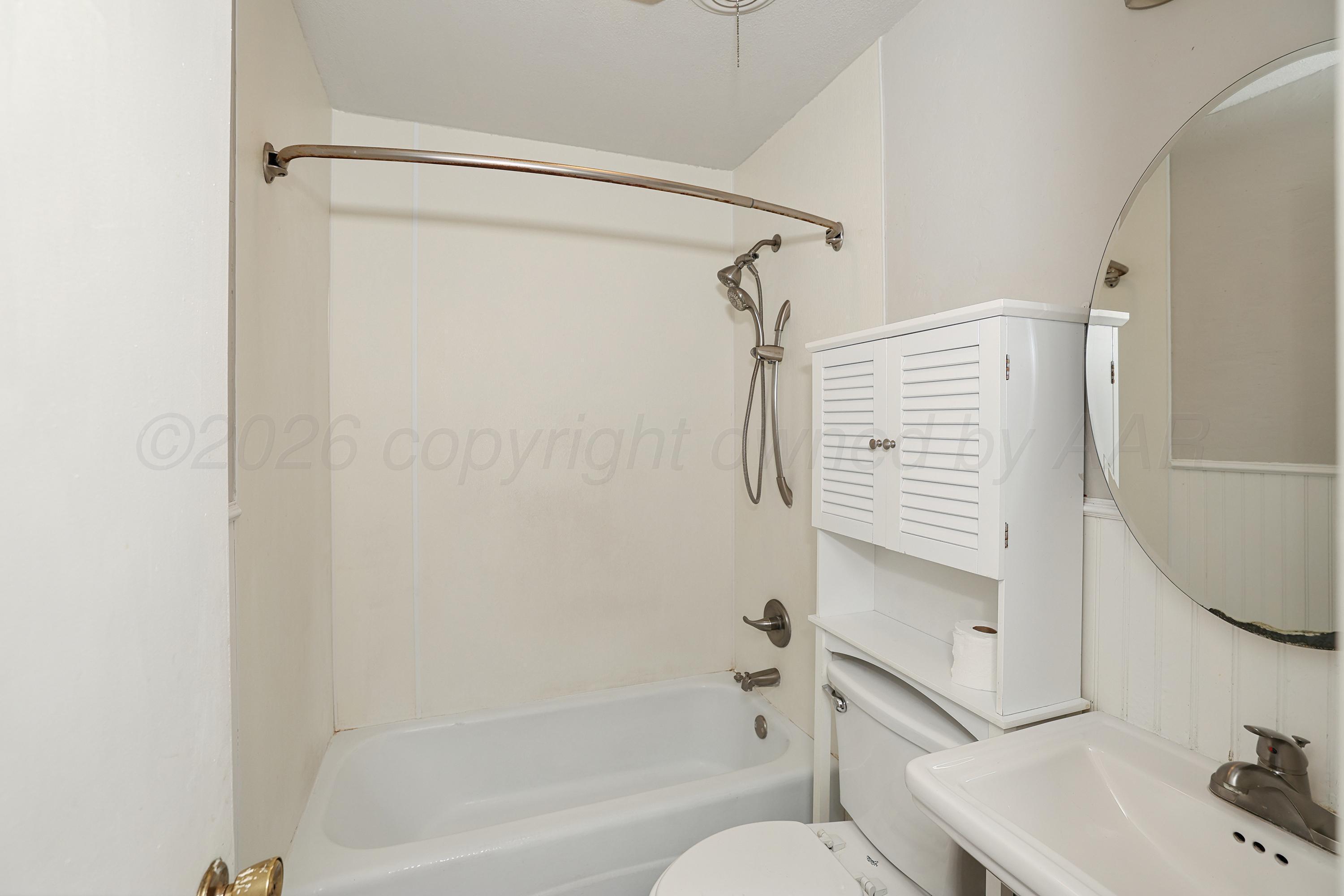 5144 Royce Drive Amarillo, TX 79110 - Photo 20 of 22 20-Bathroom