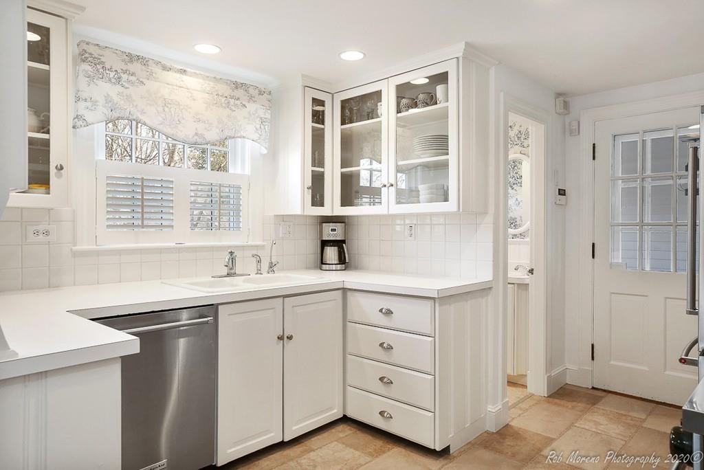 529 Bay Road Hamilton, MA 01982 - Photo 7 of 30