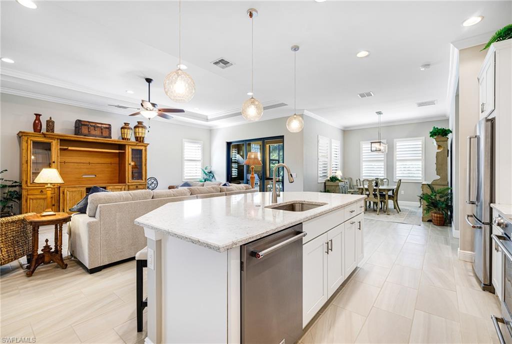 1409 Redona Way Naples, FL 34113 - Photo 14 of 50 Kitchen