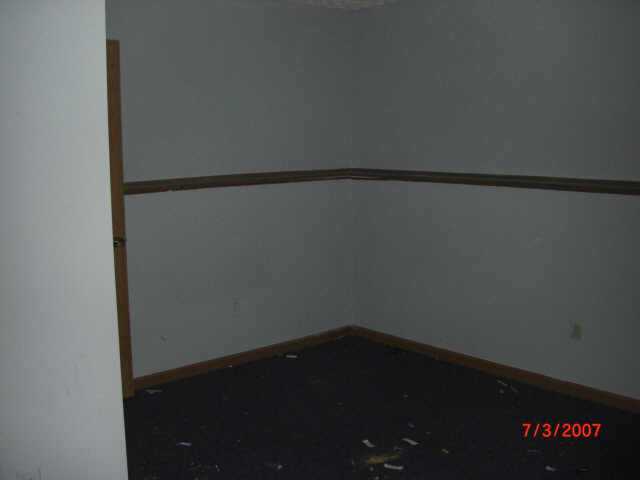 1692 Ward Road Columbus, OH 43224 - Photo 8 of 10