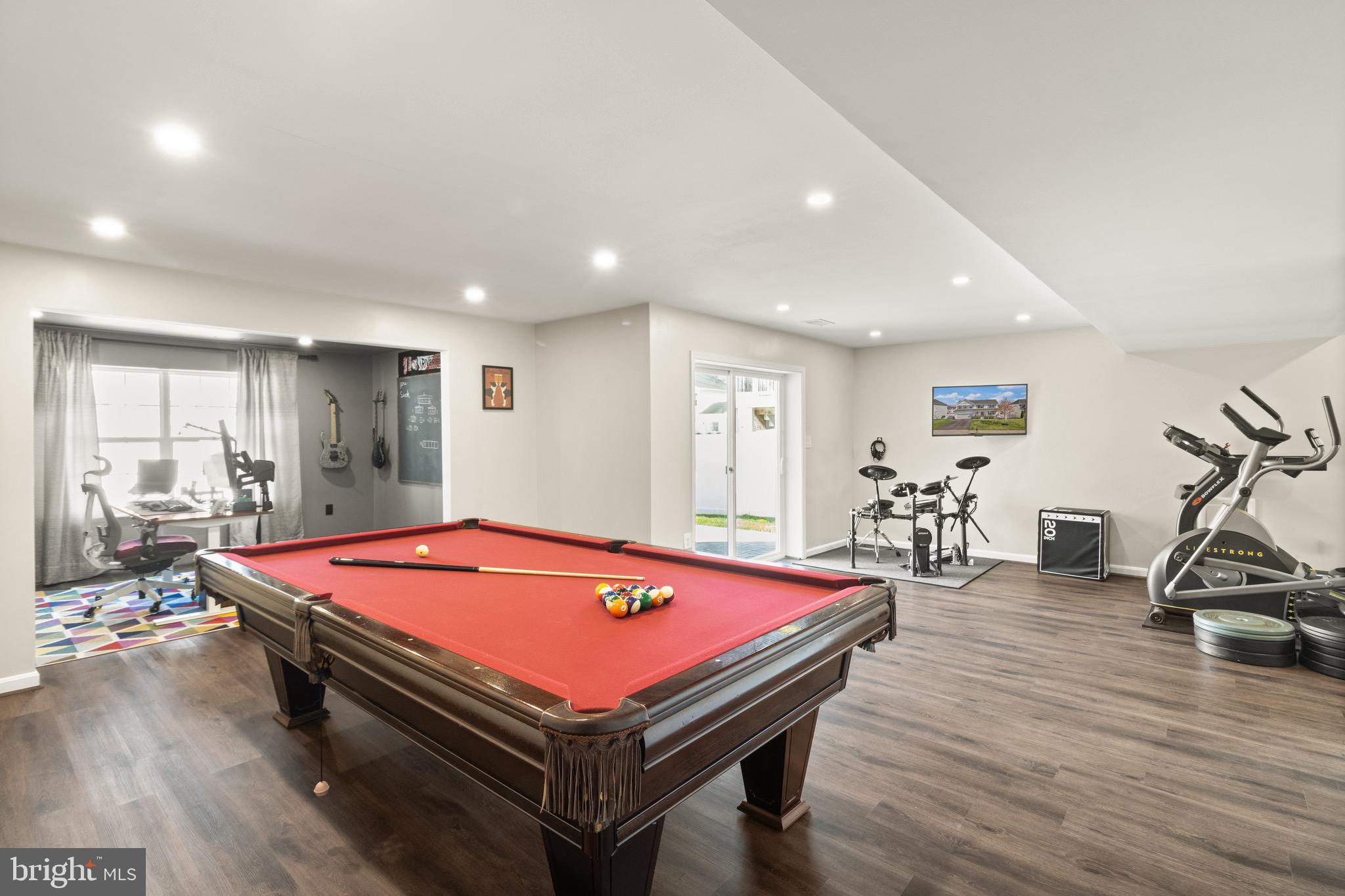 15911 Aerial View Road Woodbridge, VA 22193 - Photo 34 of 48 a room with pool table and windows