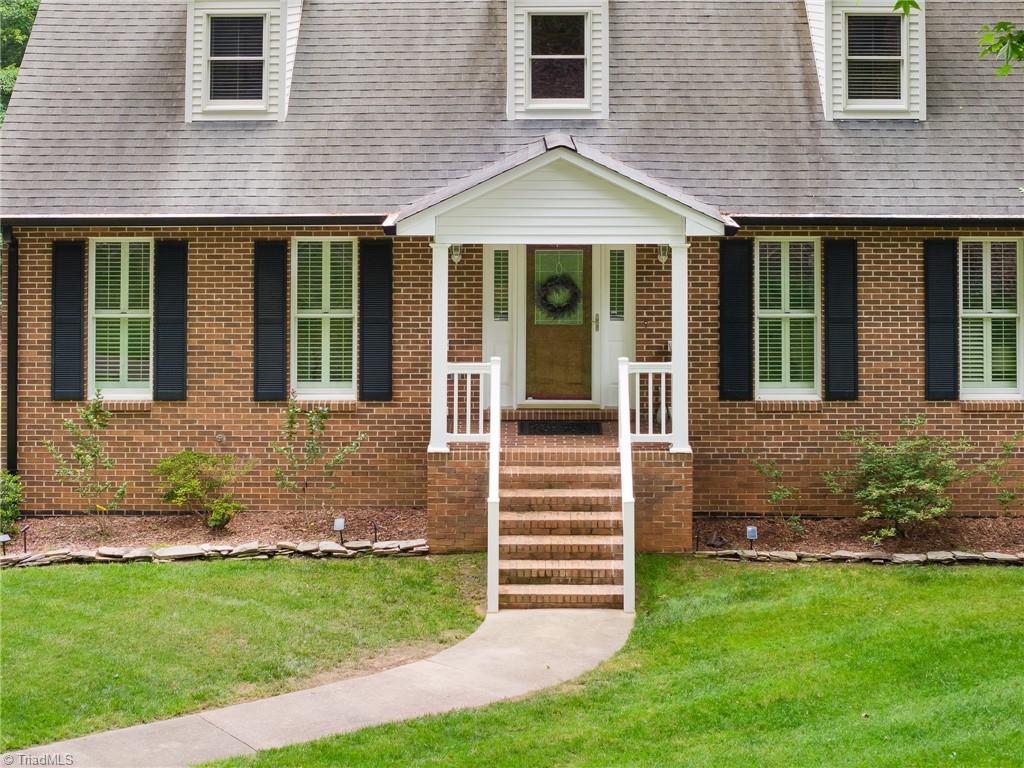 498 Farmstead Road Winston-Salem, NC 27107 - Photo 3 of 47 Gallery Image 3