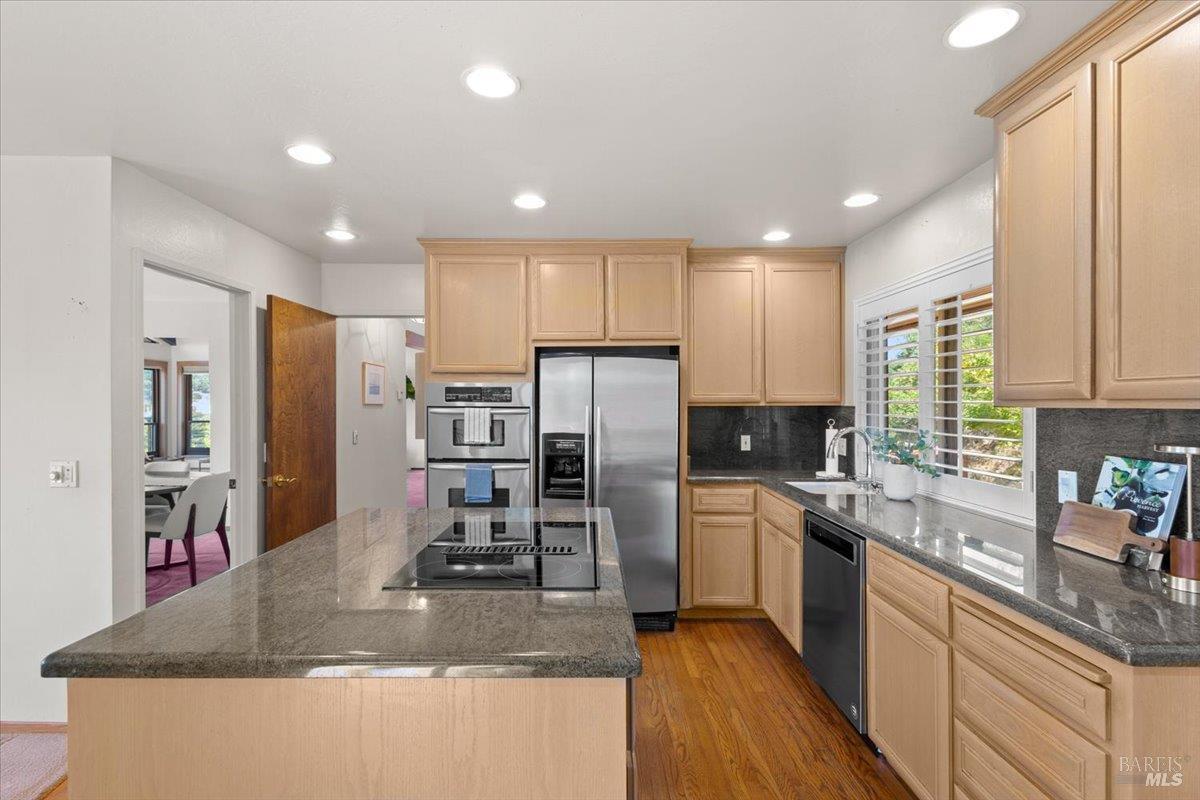 5 Wimbledon Court Novato, CA 94949 - Photo 13 of 48