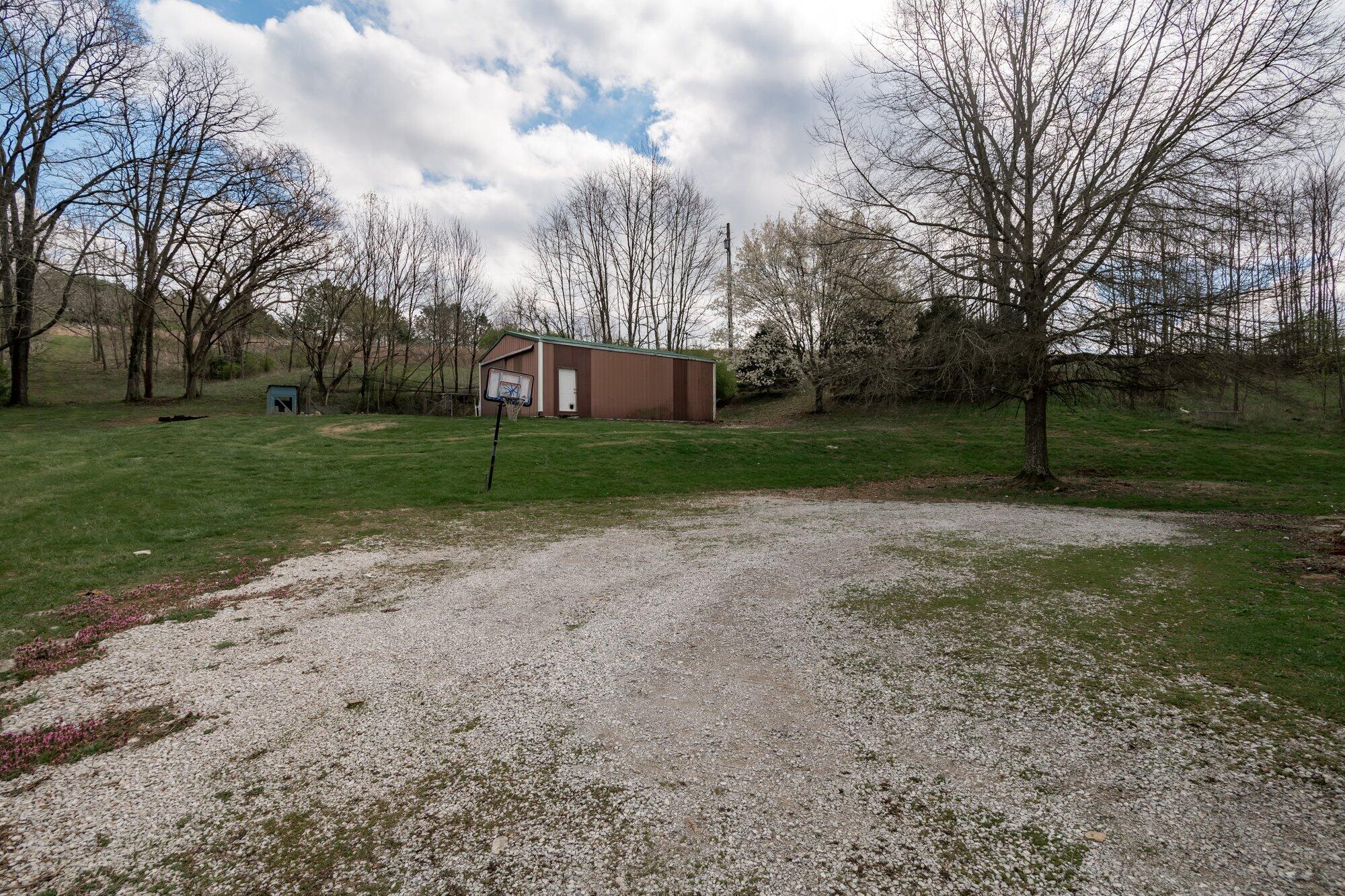 3070 Goshen Road Winchester, KY 40391 - Photo 33 of 38 3070_goshen_rd_3_27_24-038.jpg-SMALL