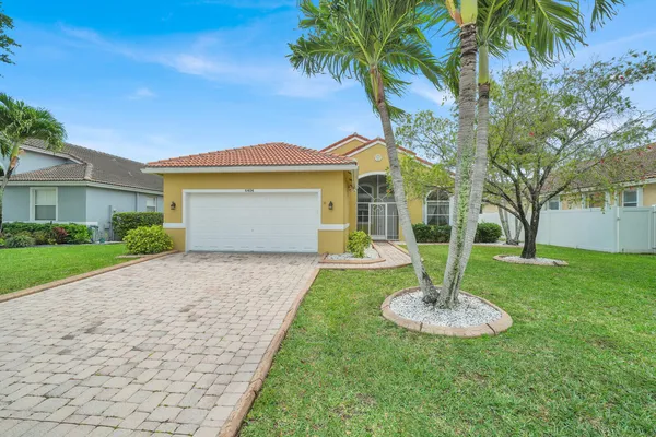 $3,400 | 6404 C Durham Drive, Lake Worth, FL 33467