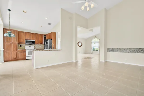 $3,400 | 6404 C Durham Drive, Lake Worth, FL 33467