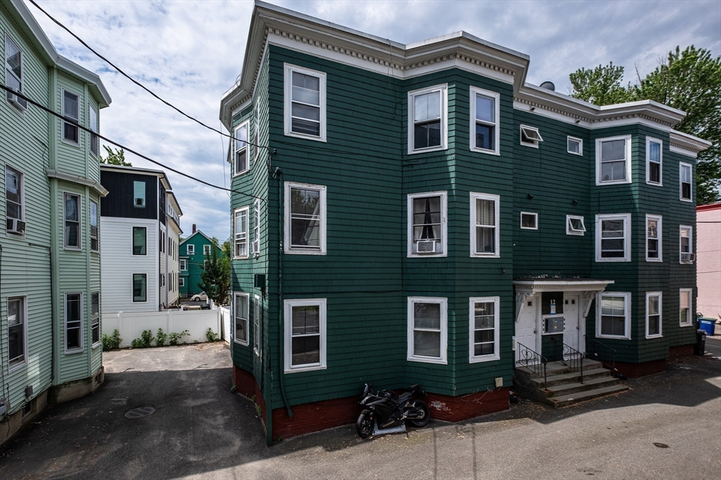 12 Kilby Street, Unit R2 Somerville, MA 02143 - Photo 17 of 19