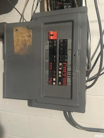 $119,000 | 906 Belle Avenue, Pinckneyville, IL 62274