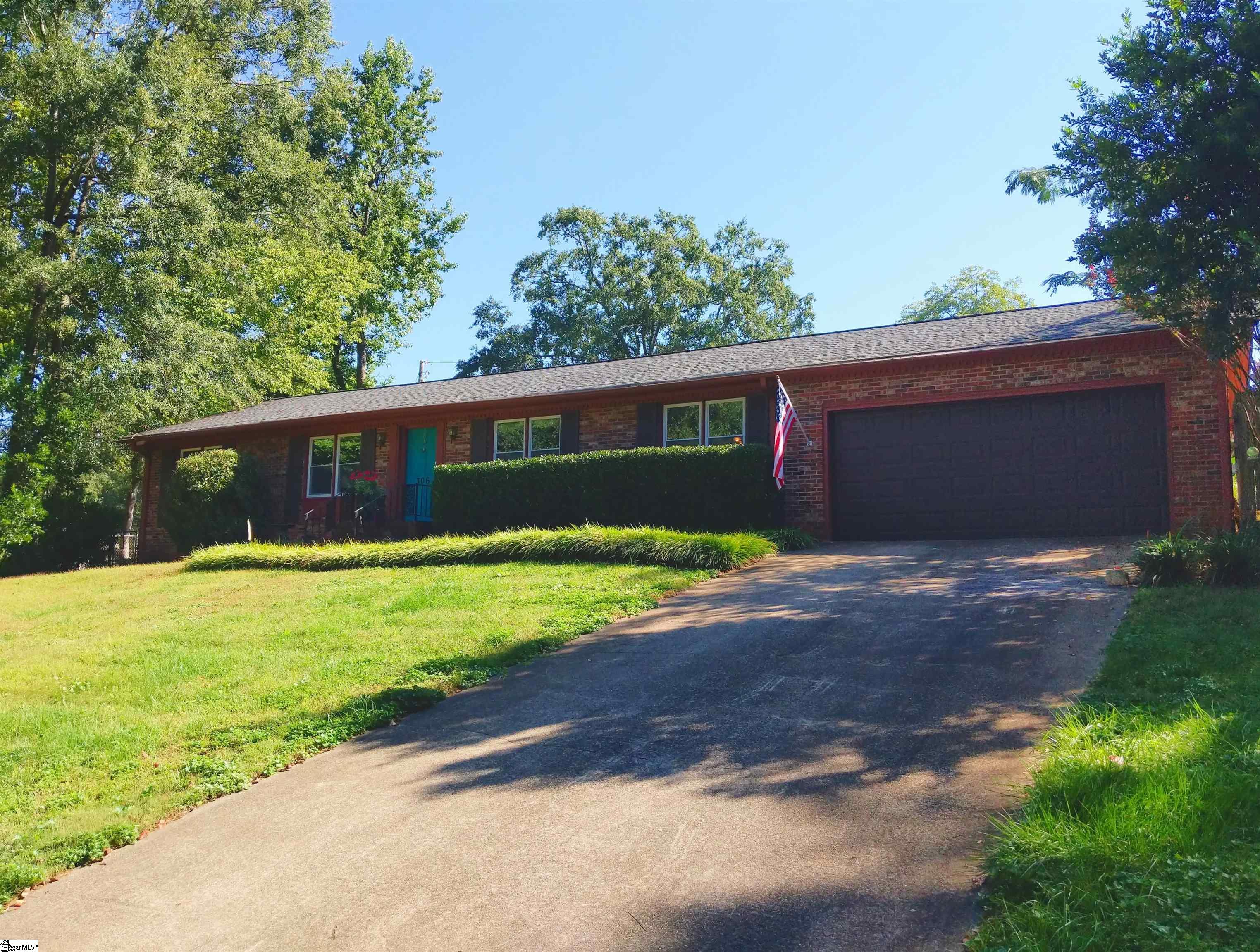 306 Great Glen Road Greenville, SC 29615 - Photo 1 of 23 Gallery Image 1