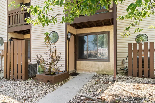 $124,900 | 106 Newtowne Square, Unit 106, Pleasantville, NJ 08232