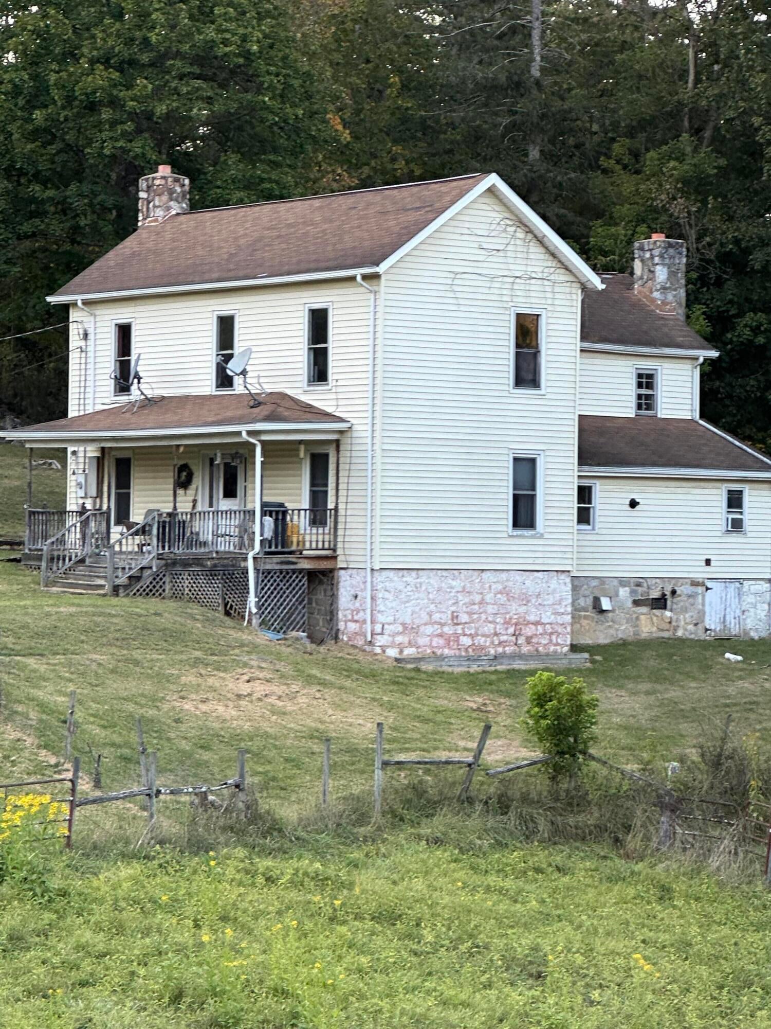 1885 Charles Booth Road Sinks Grove, WV 24976 - Photo 2 of 35 Gallery Image 2