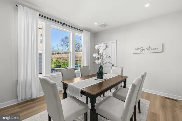 $860,000 | 2843 Hokie Lane, Alexandria, VA 22306