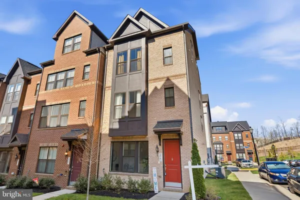 $860,000 | 2843 Hokie Lane, Alexandria, VA 22306