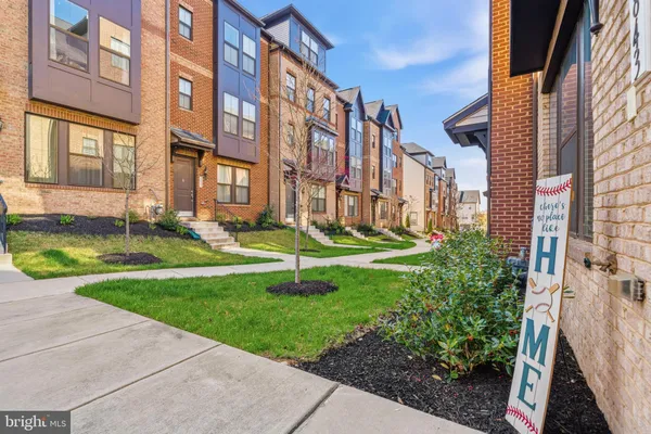 $860,000 | 2843 Hokie Lane, Alexandria, VA 22306