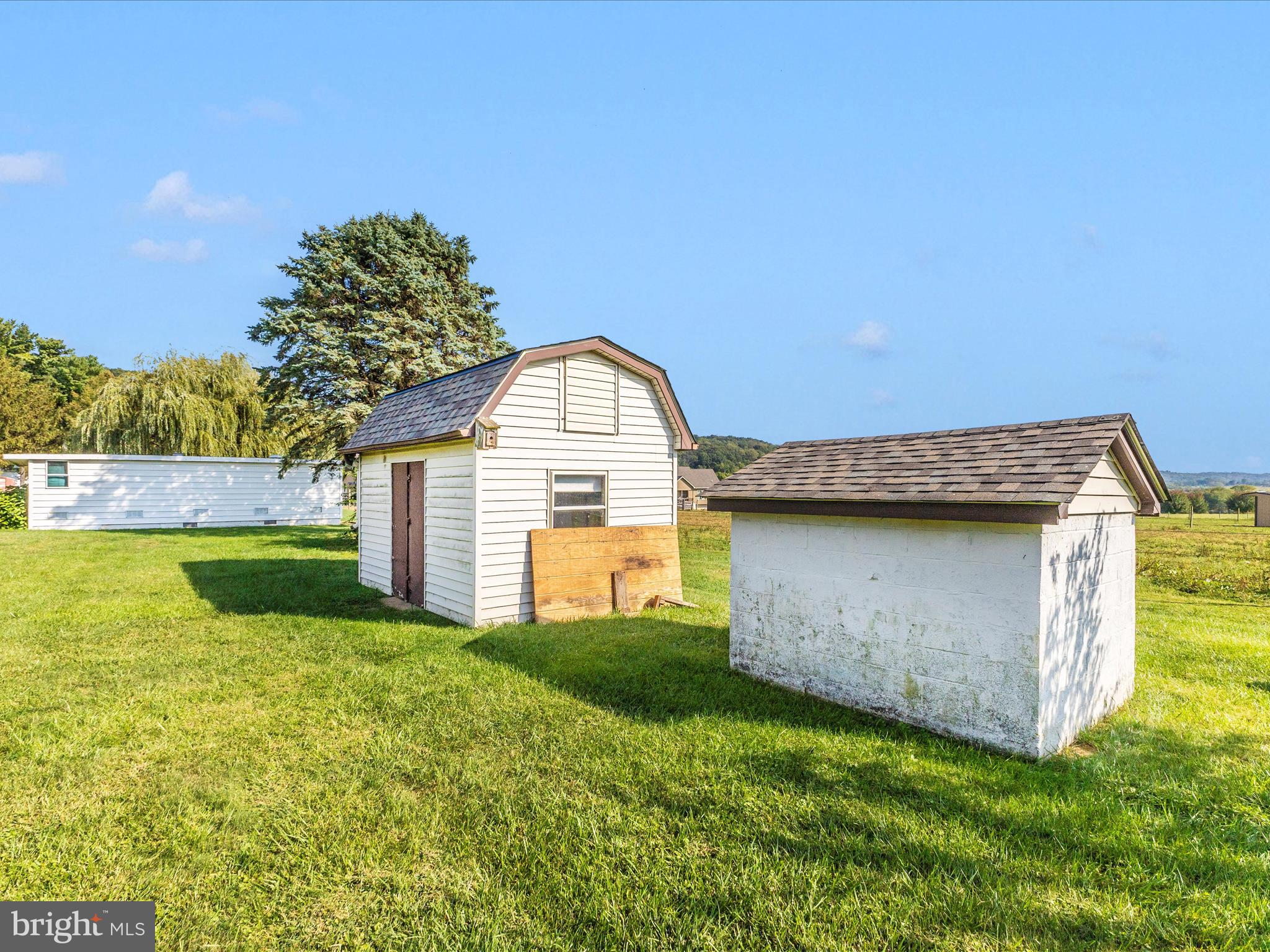 4509 Valley View Road Middletown, MD 21769 - Photo 45 of 51 a view of a house with a swimming pool
