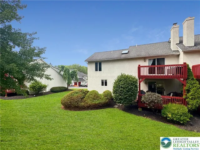 $382,500 | 9 Aspen Court, Easton, PA 18040