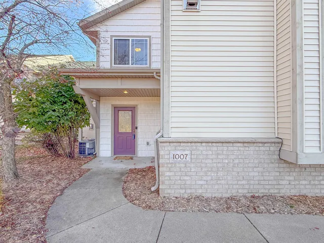 $199,900 | 1007 Mallard Way, Marinette, WI 54143