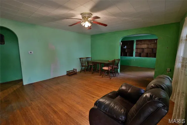 $59,900 | 115 West South Street, Nokomis, IL 62075