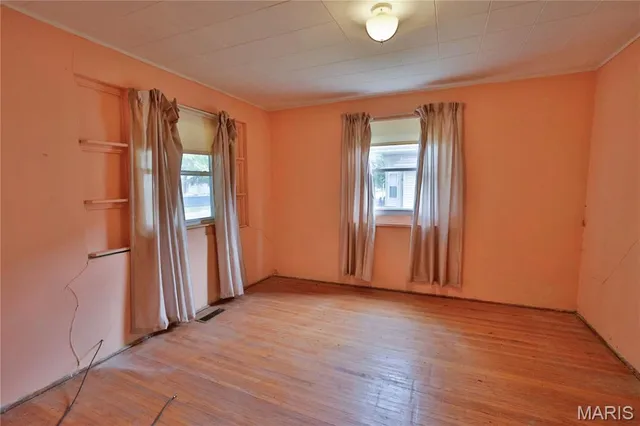 $59,900 | 115 West South Street, Nokomis, IL 62075