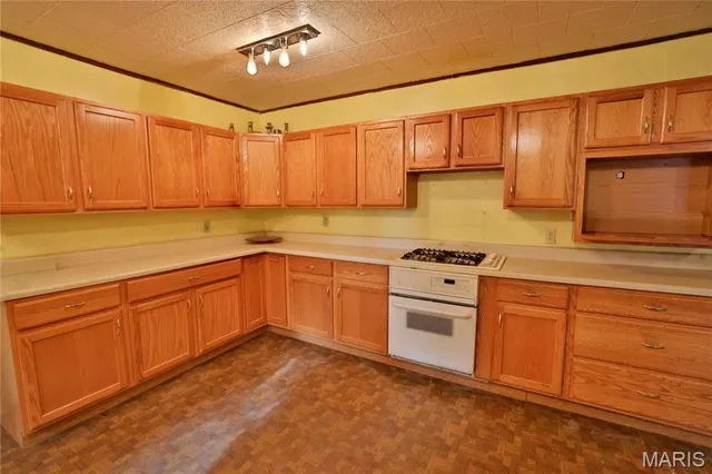 $59,900 | 115 West South Street, Nokomis, IL 62075