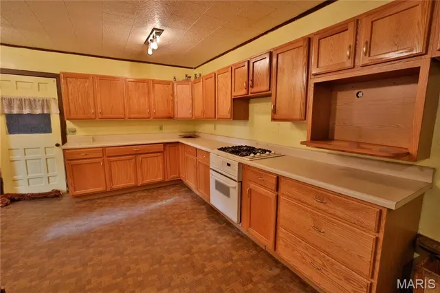 $59,900 | 115 West South Street, Nokomis, IL 62075