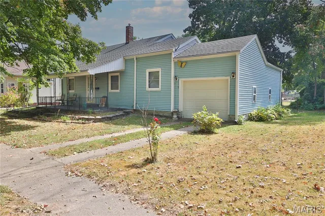 $59,900 | 115 West South Street, Nokomis, IL 62075