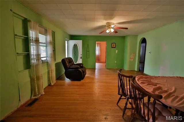 $59,900 | 115 West South Street, Nokomis, IL 62075