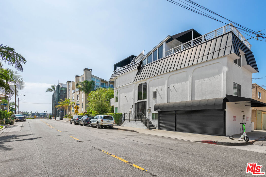 29 Yawl Street, Unit B Marina del Rey, CA 90292 - Photo 11 of 14 a view of a house with a street