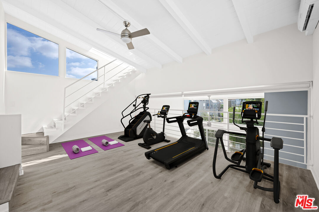 29 Yawl Street, Unit B Marina del Rey, CA 90292 - Photo 6 of 14 a view of a room with gym equipment
