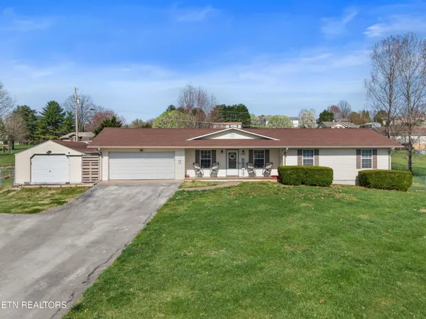 $429,900 | 355 Cate Byrd Road, Kodak, TN 37764