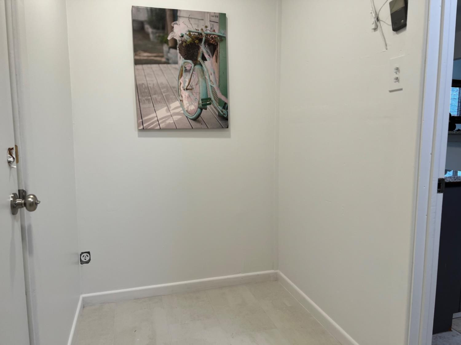 2107 57th Street Lubbock, TX 79412 - Photo 8 of 11 a small space with a window