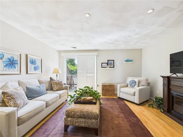 $409,900 | 53 Rocky Brook Way, South Kingstown, RI 02879